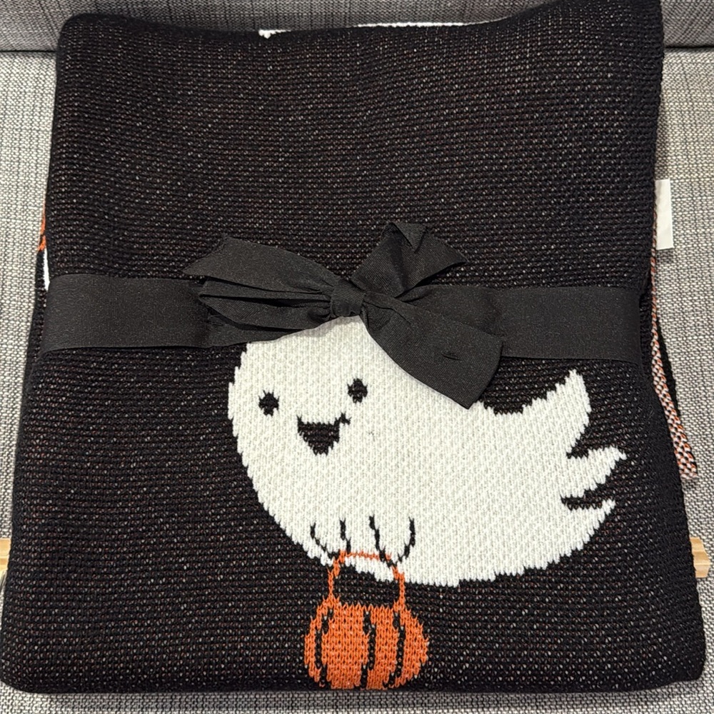 GOBLIN & GHOUL BLACK GHOST PUMPKIN JACK O LANTERN OVERSIZED HALLOWEEN THROW NWT